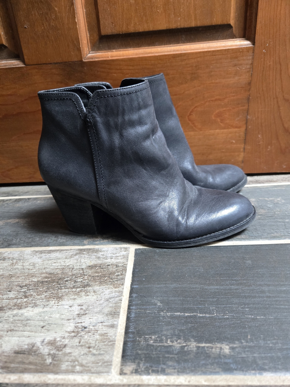 Gianni Bini Black Leather Ankle Booties